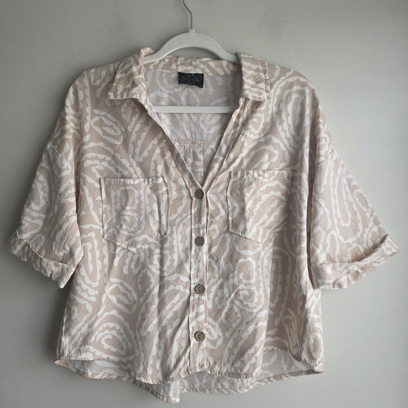 Elegant Beige Button-Down Shirt for Women - Picture 2 of 8